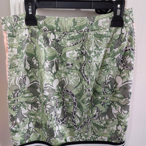 GUESS Womens Snake In The Garden Scuffy Reese Skirt Size 6 Silky Smooth Cute - Picture 10 of 10